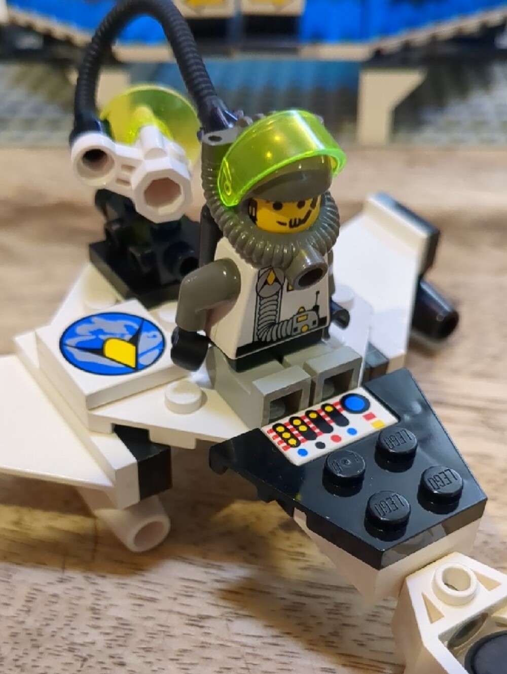 Lego 6958-1 Android Base - 3 Minifigs - All Pieces - Picture 5 of 14
